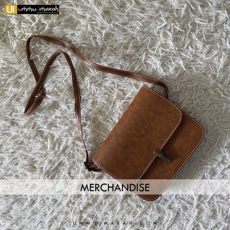 Merchandisce-Sejadah-Hantaran-Exclusive-Rectangle-Mini-Sling-Bag-Ummu-Imarah-Brown